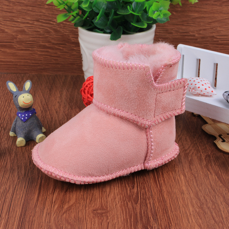 Kisgyermek cipő juhbőr felsővel, légáteresztő, meleg, csúszásmentes talp, Velcro-zár
