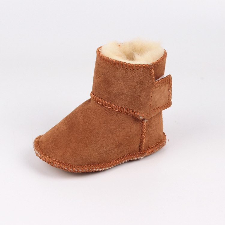 Kisgyermek cipő juhbőr felsővel, légáteresztő, meleg, csúszásmentes talp, Velcro-zár