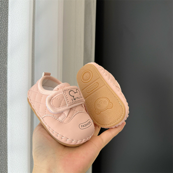 Baba és totyogó cipők csúszásmentes puha talppal, felsőrész műbőr, tépőzáras zárás, 12-48 hónap korosztály, tavasz-ősz, lélegző mindennapi cipők