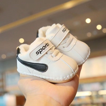 Téli gyerekcipő Ultrafilm bőr felsőrésszel, meleg bélés, csúszásmentes talp, Velcro zárás, 12-36 hónapos korig