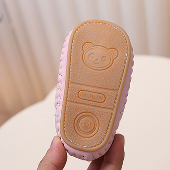 Pantofi pentru copii mici cu căptușeală din fleece, talpă moale și închidere Velcro (Unisex; Partea superioară: piele sintetică; Vârsta: 12–36 luni; Iarnă/Toamnă; Model cartoon)