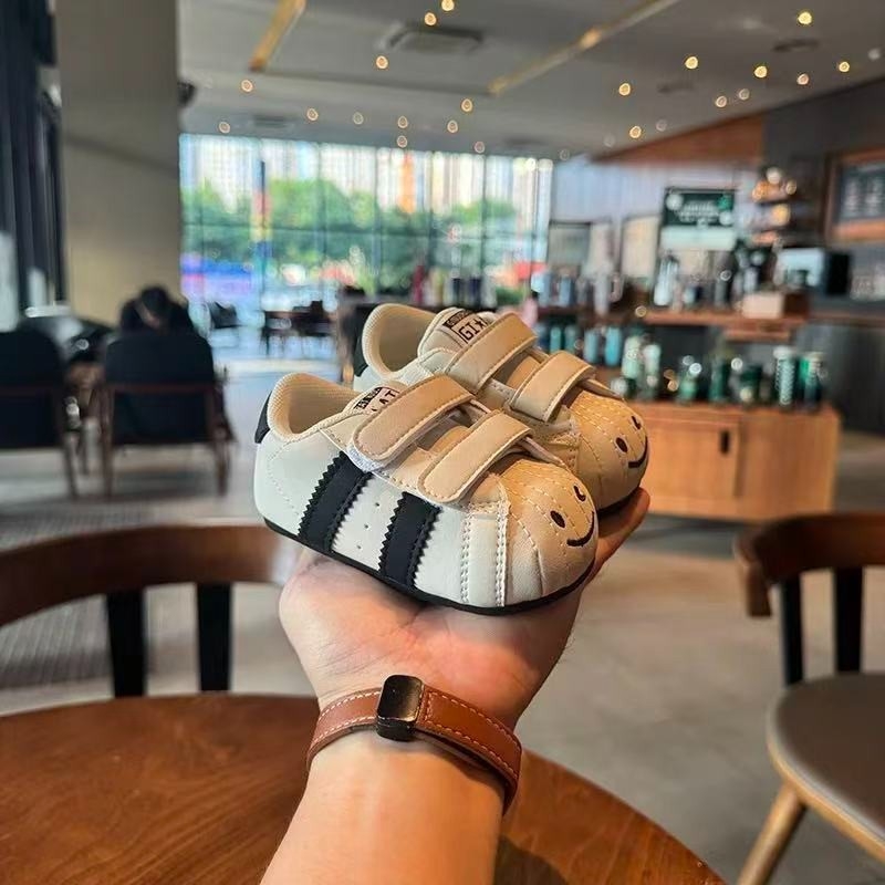 Dječje tenisice za dječake s mekanom podom, zimske tenisice na Velcro, niski gornji dio, Shell Toe stil, karikaturni dizajn s osmijehom, korejski stil, za 12–36 mjeseci