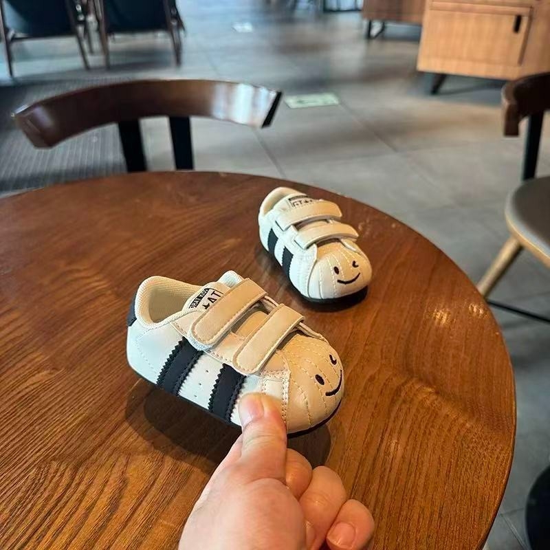 Dječje tenisice za dječake s mekanom podom, zimske tenisice na Velcro, niski gornji dio, Shell Toe stil, karikaturni dizajn s osmijehom, korejski stil, za 12–36 mjeseci