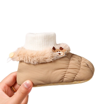 Baba téli csizmák puha talppal és velúr béléssel, uniszex pamut felsőrész, rajzfilm minta, csúszásmentes talp