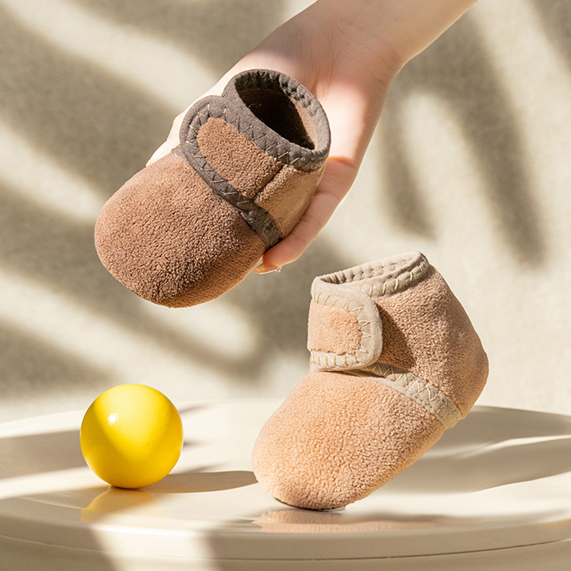 Baba járócipő, fleece felsőrész, Velcro zárás, meleg, 12–36 hónap