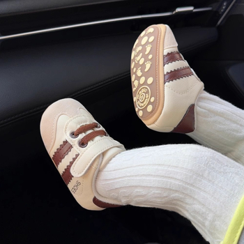 Pantofi sport pentru copii mici - suprafața superioară din piele artificială, închidere Velcro, talpă anti-derapare, 12–36 luni
