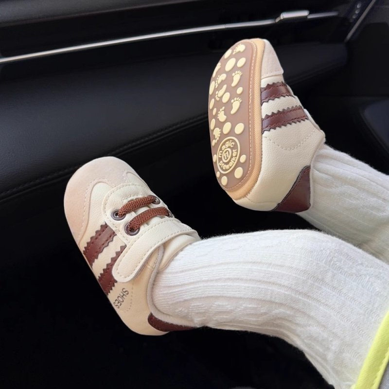 Pantofi sport pentru copii mici - suprafața superioară din piele artificială, închidere Velcro, talpă anti-derapare, 12–36 luni