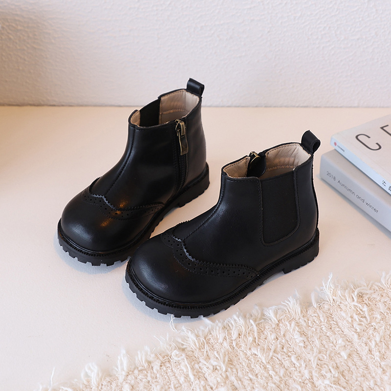 Gyerekeknek való Martin csizma, mikroszálas bőr felsőrész, gumírozott talp, oldalsó cipzár, középmagas szár, uniszex, téli–tavaszi–ősz szezonokra