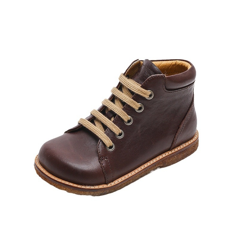 Gyerekeknek szóló bőrből készült bakancs, fűzős, széles orrú, retro stílusú, alacsony szárú, gumírozott talppal