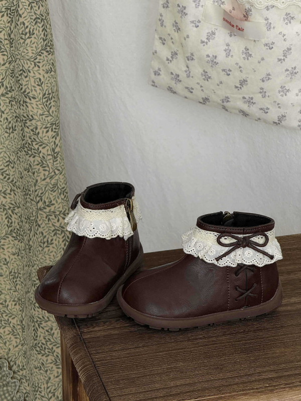 Dječje čizme s bočnim zatvaračem, gornji dio od mikrovlaknenog materijala, gumena potplat, jednobojni dizajn, retro stil