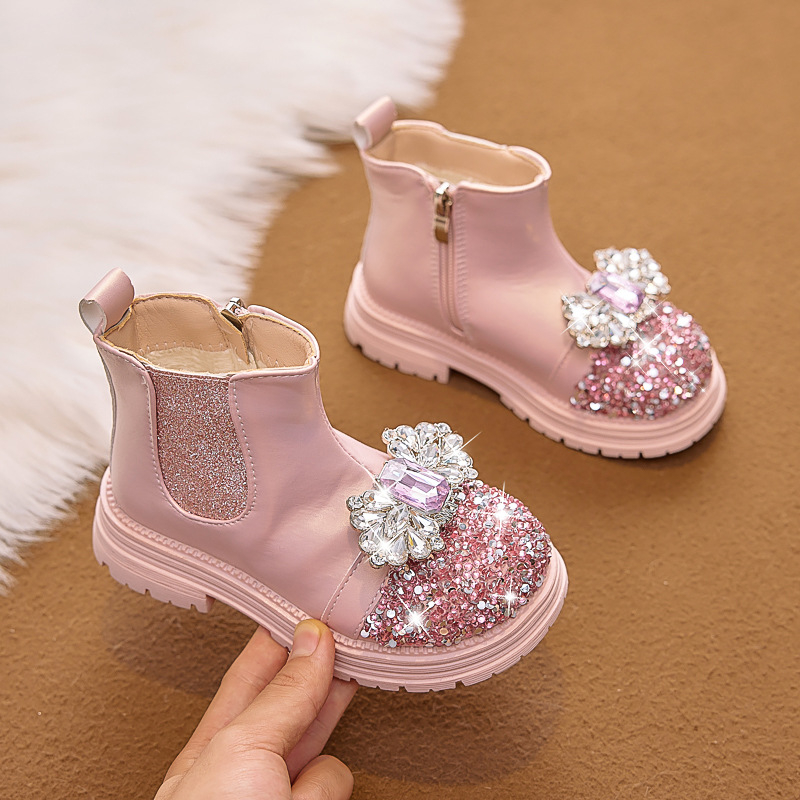 Detské čižmy pre dievčatá - Motív kreslená princezná, flísová výstelka, vrchná časť z umelej kože, bočný zips, PVC podrážka