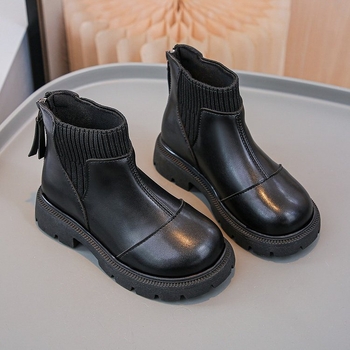 Dječji mokasin od patent kože sa stražnjim zatvaračem, niskim krojem, gumom (uzrast 4–6 godina)