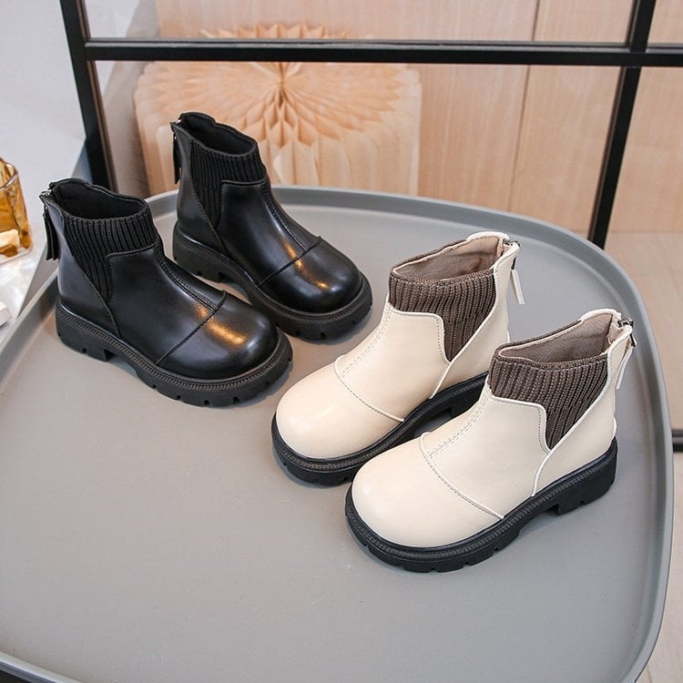 Dječji mokasin od patent kože sa stražnjim zatvaračem, niskim krojem, gumom (uzrast 4–6 godina)