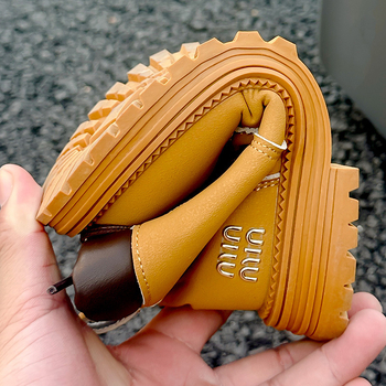 Dječje Martin čizme – gornji dio od mikrovlaknaste kože, vodootporne, protuklizna podloga, bočni zip, srednja visina potkoljenice