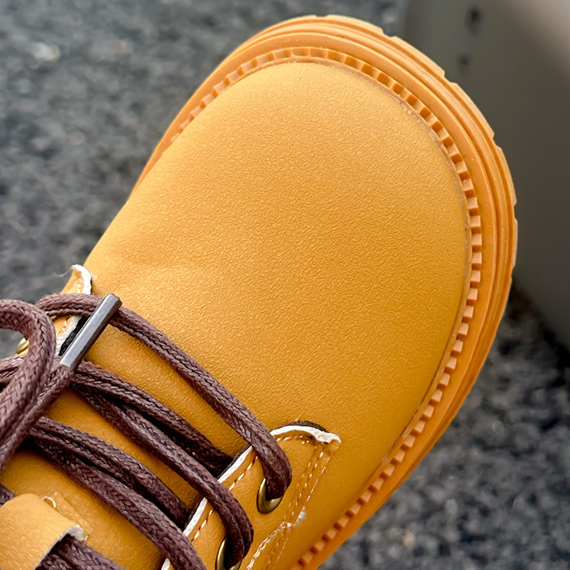 Dječje Martin čizme – gornji dio od mikrovlaknaste kože, vodootporne, protuklizna podloga, bočni zip, srednja visina potkoljenice