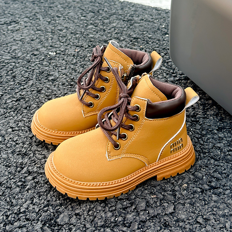 Dječje Martin čizme – gornji dio od mikrovlaknaste kože, vodootporne, protuklizna podloga, bočni zip, srednja visina potkoljenice