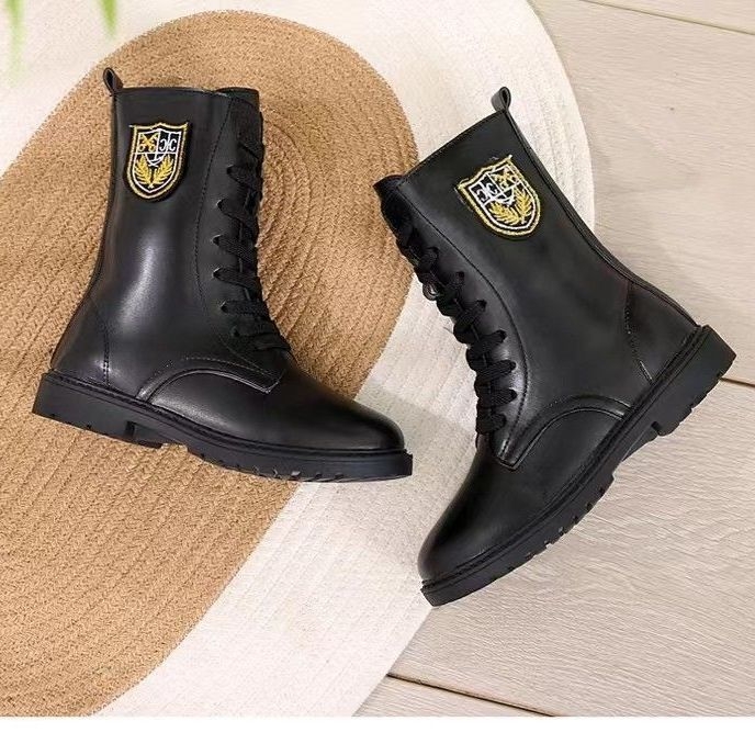 Dječje zimske čizme u vojničkom stilu, gornji dio od split kože, đon od prirodnog kaučuka, za uzrast 1-3 godine
