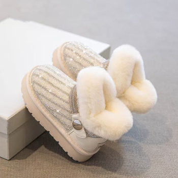 Dječje snježne čizme u korejskom stilu s perlama i rhinestones, podstavljene umjetnim krznom, tople, protuklizna gumena potplata, gornji dio od umjetne kože, srednja visina čizme