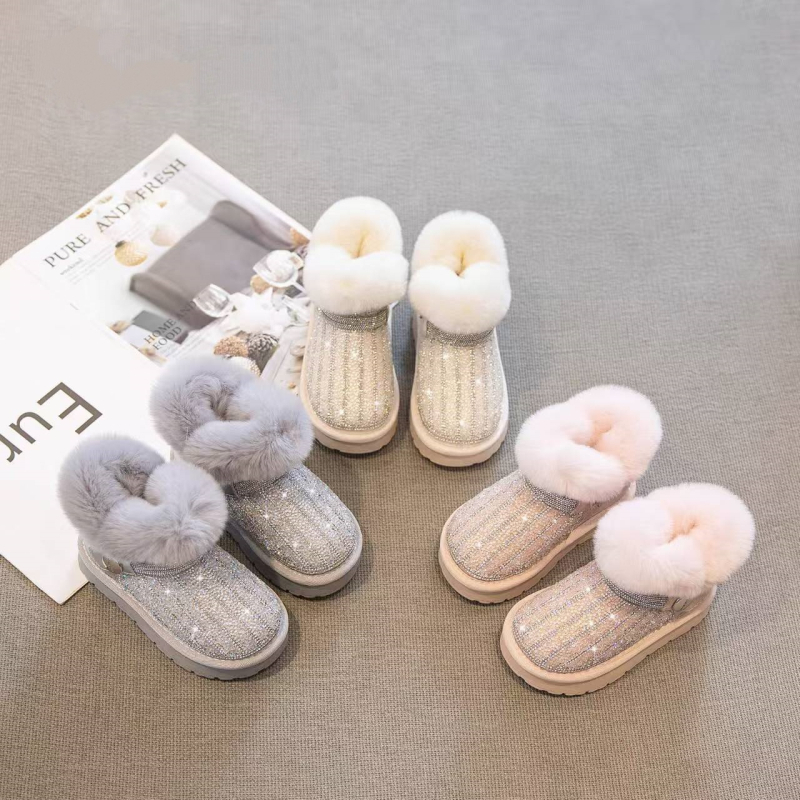 Dječje snježne čizme u korejskom stilu s perlama i rhinestones, podstavljene umjetnim krznom, tople, protuklizna gumena potplata, gornji dio od umjetne kože, srednja visina čizme