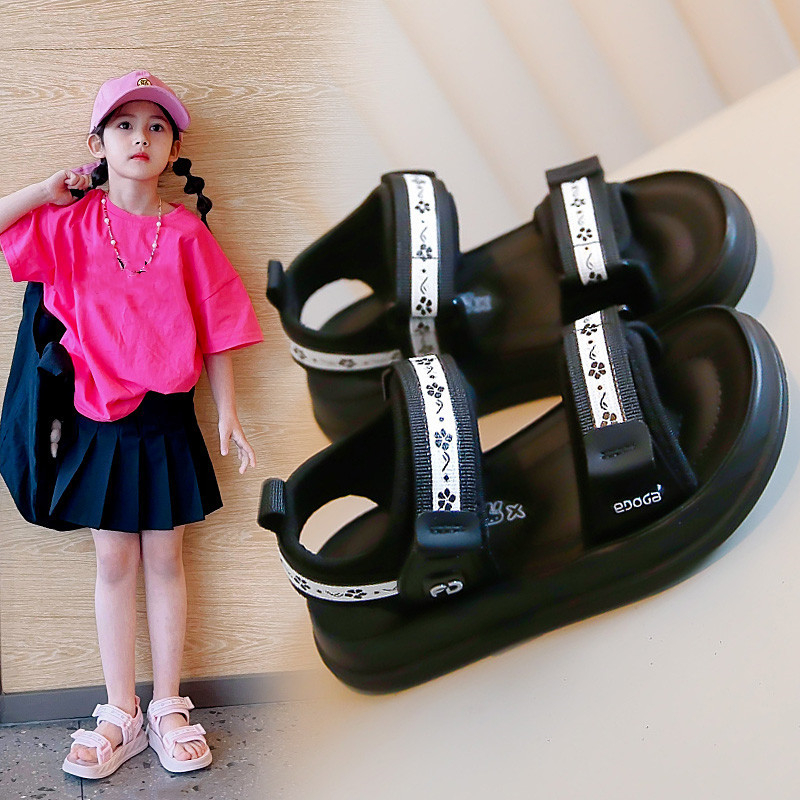 Dječje plažne sandale: protuklizna mekana potplat; zatvaranje na Velcro; gornji dio od sintetičke kože; potplat od poliuretana.