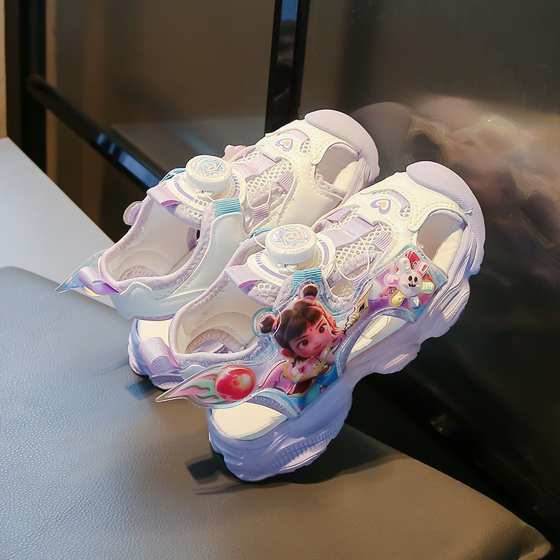 Lány Nezha strand papucsok, nyár 2025, műbőr felsőrész, PVC talp, forgó gombos zárás