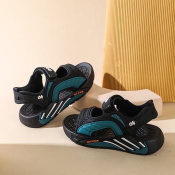 Gyerekeknek szánt szandál Velcro-zárással – Cartoon minta, műanyag felsőrész, PVC talp