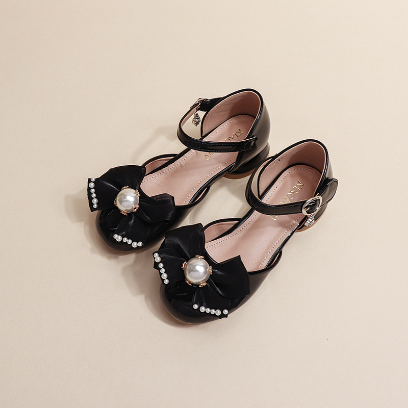 Sandale pentru copii în stil coreean cu toc înalt, vârf decorat cu fluture-floră, închidere Velcro, suprafața din piele sintetică, talpă PVC