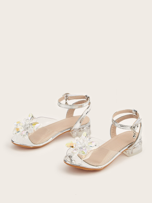 Meitenēm paredzētas sandales ar mikrošķiedras augšdaļu, Velcro aizdare, PU iekšējā odai un zolītei, gumijas zole