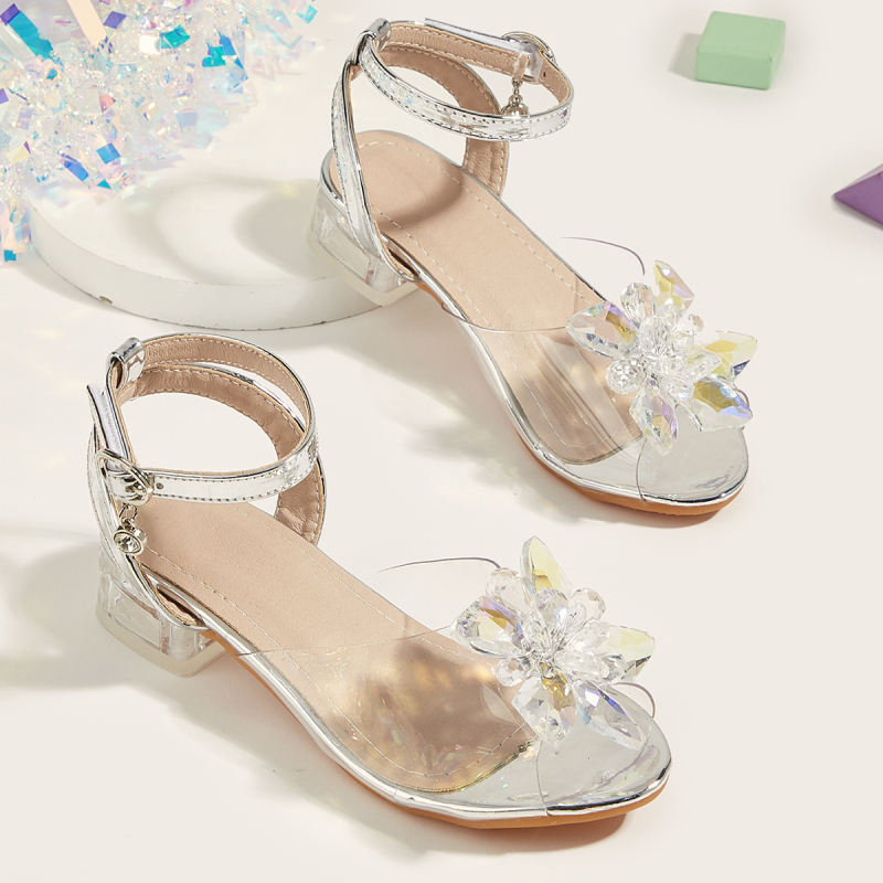 Meitenēm paredzētas sandales ar mikrošķiedras augšdaļu, Velcro aizdare, PU iekšējā odai un zolītei, gumijas zole