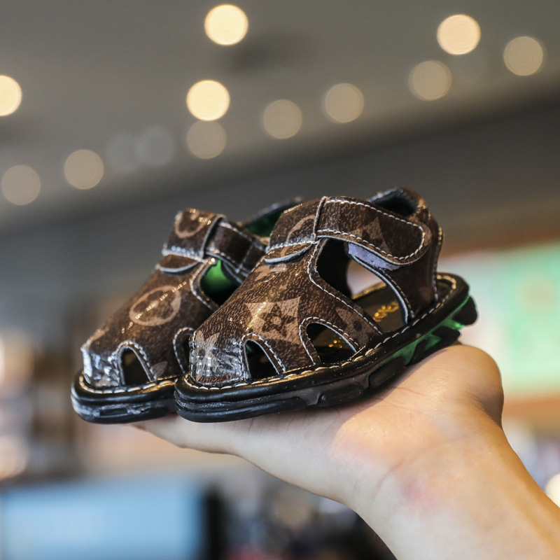 Sandale de vară pentru bebeluși, respirabile, cu închidere Velcro, partea superioară din piele Ultrafilm, model dungat, pentru vârsta 12–36 de luni, anti-derapare, rezistente la uzură