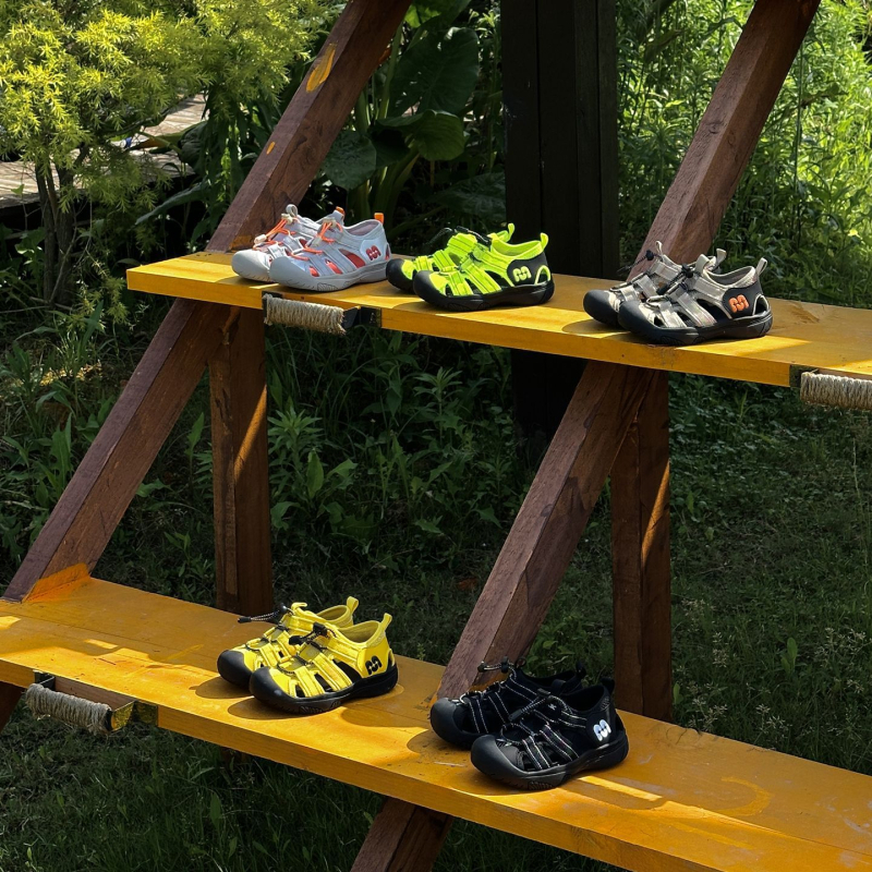 Sandale sportive pentru copii, unisex, cu degetul închis, închidere Velcro, talpă din cauciuc, partea superioară respirabilă din Lycra și fibre sintetice