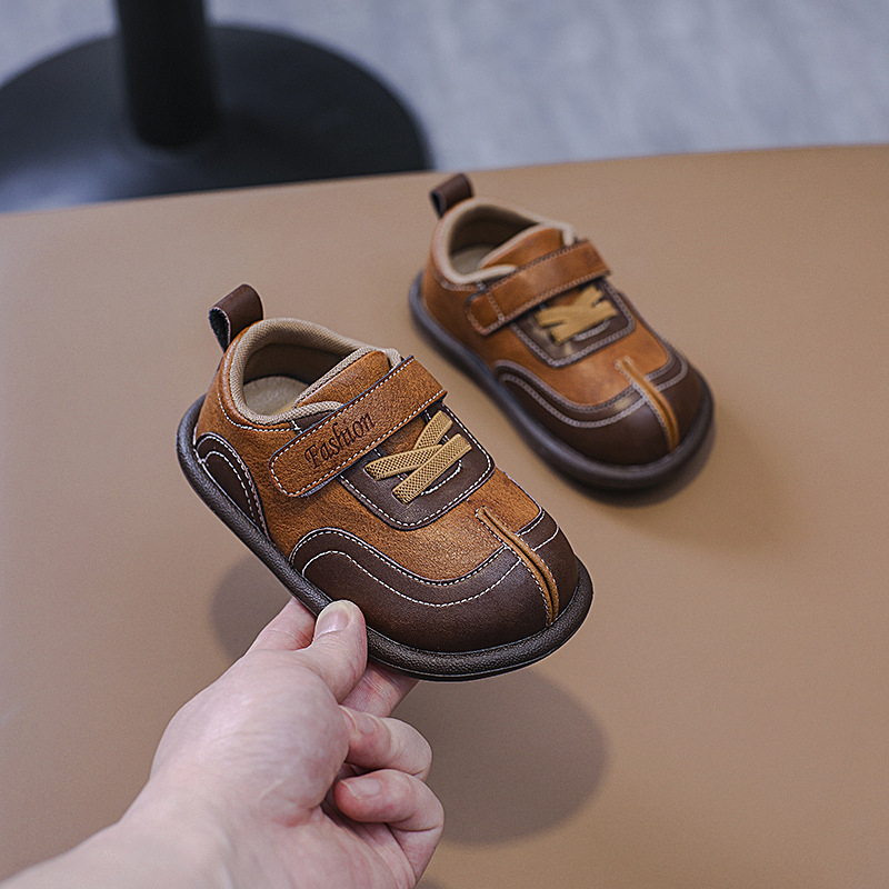 Ultrafilm bőr felsővel rendelkező szandál, Velcro-zárás, 12–36 hónapos korosztálynak, kényelmes laza stílus, nyárra, tavaszra és őszre