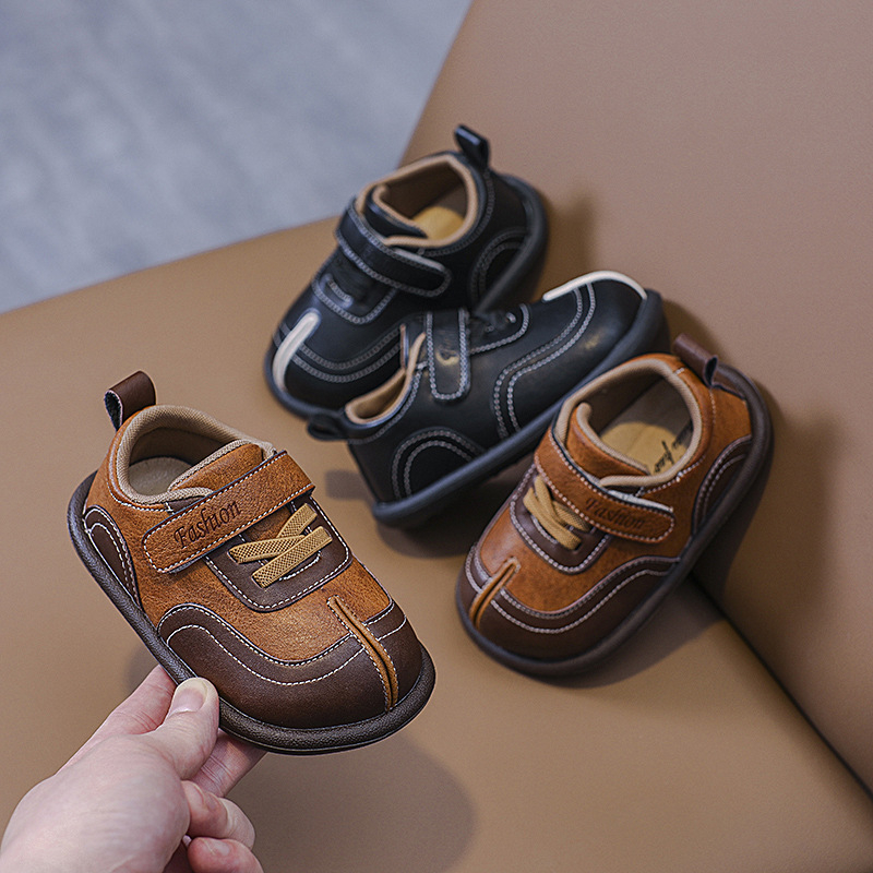 Ultrafilm bőr felsővel rendelkező szandál, Velcro-zárás, 12–36 hónapos korosztálynak, kényelmes laza stílus, nyárra, tavaszra és őszre