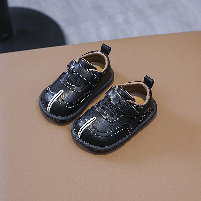 Ultrafilm bőr felsővel rendelkező szandál, Velcro-zárás, 12–36 hónapos korosztálynak, kényelmes laza stílus, nyárra, tavaszra és őszre