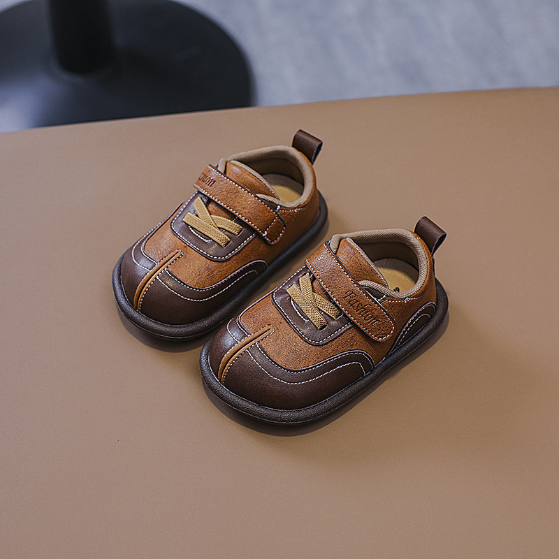 Ultrafilm bőr felsővel rendelkező szandál, Velcro-zárás, 12–36 hónapos korosztálynak, kényelmes laza stílus, nyárra, tavaszra és őszre