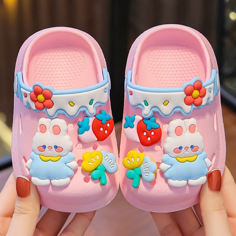 Crocs-stílusú gyerek szandálok, lélegző PVC felsőrész, zárt orr, beltéri/kültéri használatra, lányoknak 1–6 évesek