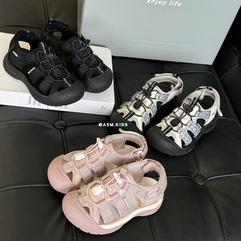 Bērnu sporta sandales ar augšējo daļu no sietveida materiāla, Velcro aizdare, gumijas zole, vienkrāsains modelis, vecuma diapazons 4–16 gadi