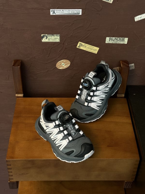 Unisex tenisice za trčanje s gornjim dijelom od mikrovlaknaste kože, Velcro zatvarač, potplat od gume i EVA, prozračne, lake, protuklizne