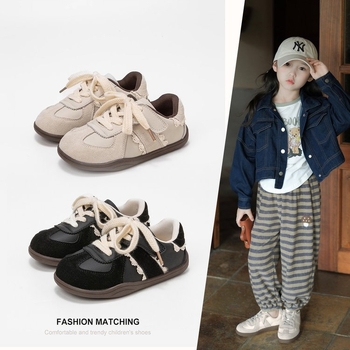 Lányoknak készült edzőcipő PU felsőrésszel, csúszásmentes, kopásálló talppal, Velcro-zárás, 2025 tavasz, 1–12 éves korig