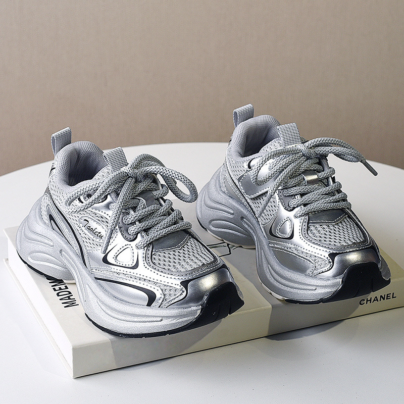 Unisex dječje tenisice u stilu dad shoes, proljeće–jesen 2025, prozračnai mrežasti gornji dio, srebrne lagane tenisice za trčanje