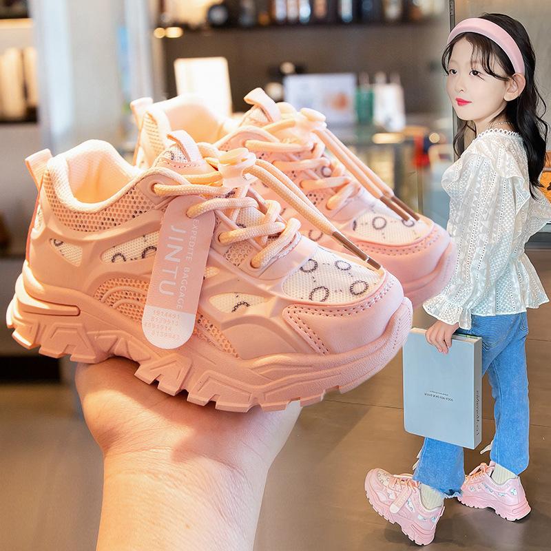 Dječje tenisice u stilu dad shoes, gornji dio od sintetičke kože, gumeni potplat, prozračne, protuklizne, apsorpcija udaraca, jednofarbni uzorak, zatvaranje kopčom, uzrast 4–12 godina, izlazak jeseni 2023