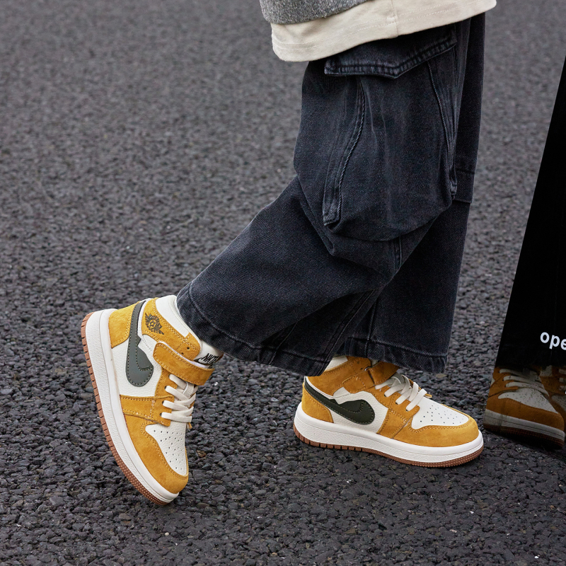 Adidași baschet pentru copii, înălți, cu căptușeală pufoasă, partea superioară din piele naturală, închidere Velcro, talpă din cauciuc, respirabili, unisex, pentru vârste 7–16 ani, lansare toamnă 2025