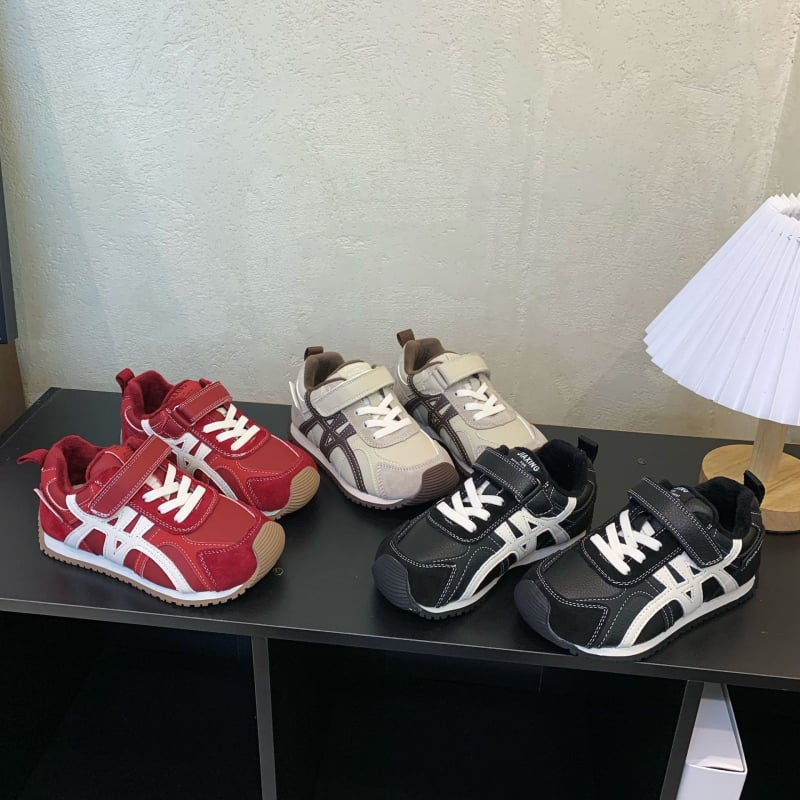 Dječje zimske tenisice s niskim gornjim dijelom, Forrest Gump stil, unisex; Gornji dio: Super fiber; Potplat: guma; Zatvaranje: Velcro; Dobna skupina: 4–16 godina