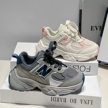 Pantofi sport unisex dad shoes - partea superioară din piele artificială, închidere Velcro, talpă antiderapantă și rezistentă la uzură, model cu dungi