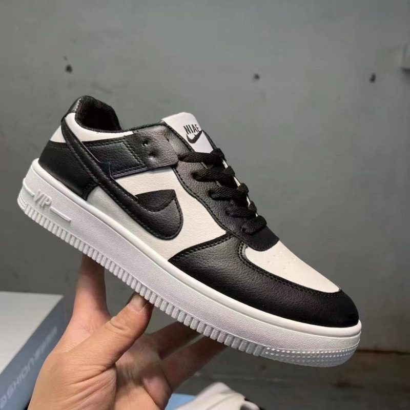 Sportos-casual cipő hálós felsőrésszel, fűzőzárral, alacsony fazon, 3–5 cm sarokmagasság, talp EVA és gumi bevonattal.