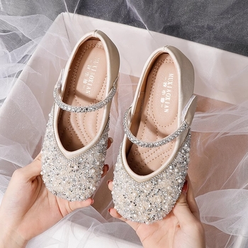 Meitenēm paredzētas kurpes ar Velcro aizdari, augšdaļa no super fiber, iekšējā odere un zolīte PU, zole no TPR, vecums 1–12 gadi