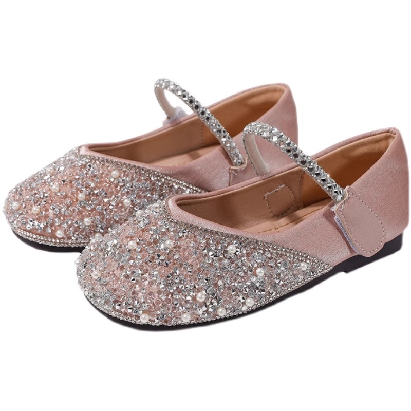 Meitenēm paredzētas kurpes ar Velcro aizdari, augšdaļa no super fiber, iekšējā odere un zolīte PU, zole no TPR, vecums 1–12 gadi