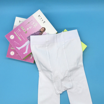 Colanți de balet pentru copii – respirabili, absorb transpirația, anti-scurtare? anti miros; fibră principală: viscoză 75% cu căptușeală din bumbac combed; grosime medie; pentru fete