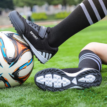 Παιδικά παπούτσια ποδοσφαίρου με Velcro κούμπωμα, διαπνέον εσωτερικό από πλέγμα, άνω μέρος από συνθετικό δέρμα, χαμηλό κόψιμο, αντιολισθητική σόλα από καουτσούκ