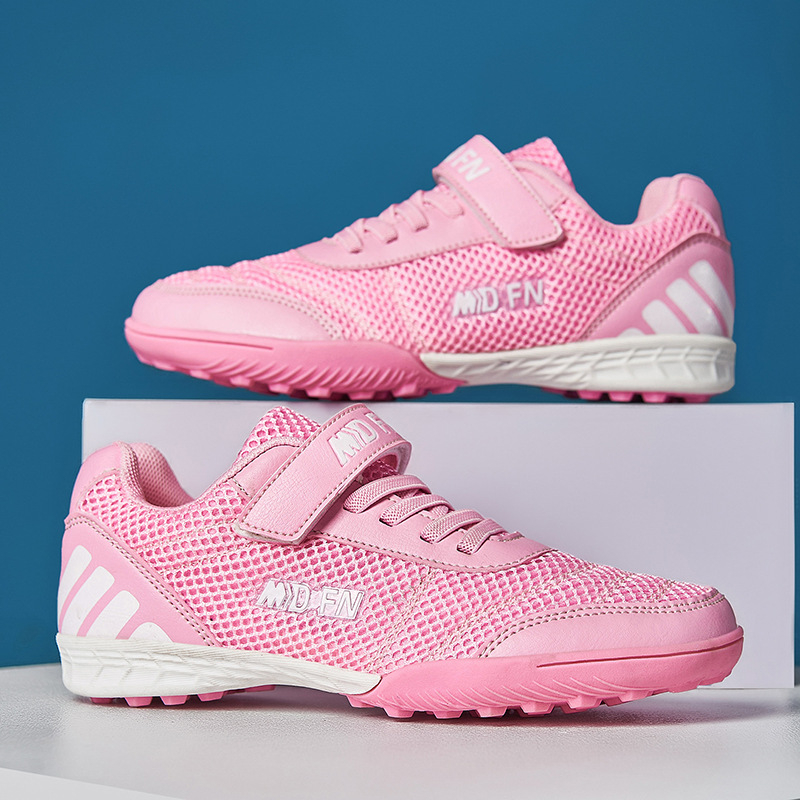 Παιδικά παπούτσια ποδοσφαίρου με Velcro κούμπωμα, διαπνέον εσωτερικό από πλέγμα, άνω μέρος από συνθετικό δέρμα, χαμηλό κόψιμο, αντιολισθητική σόλα από καουτσούκ